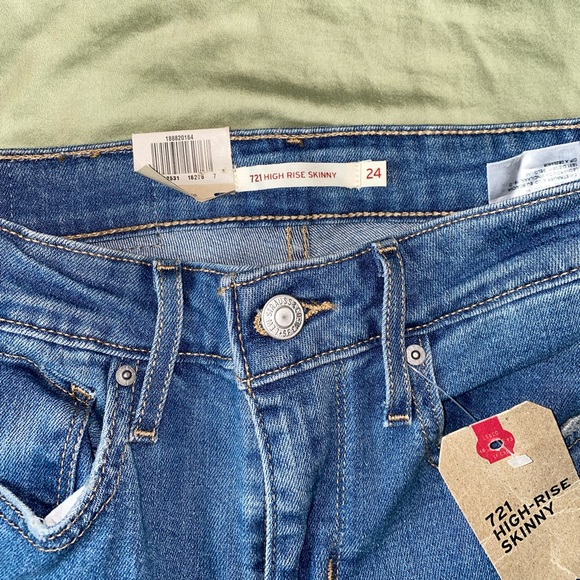 Levi’s 721 High-Rise Skinny - Picture 4 of 4